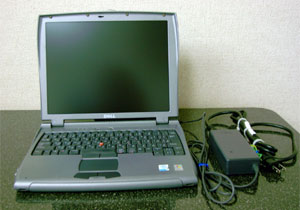 写真：モバイル型12.1型液晶パソコン